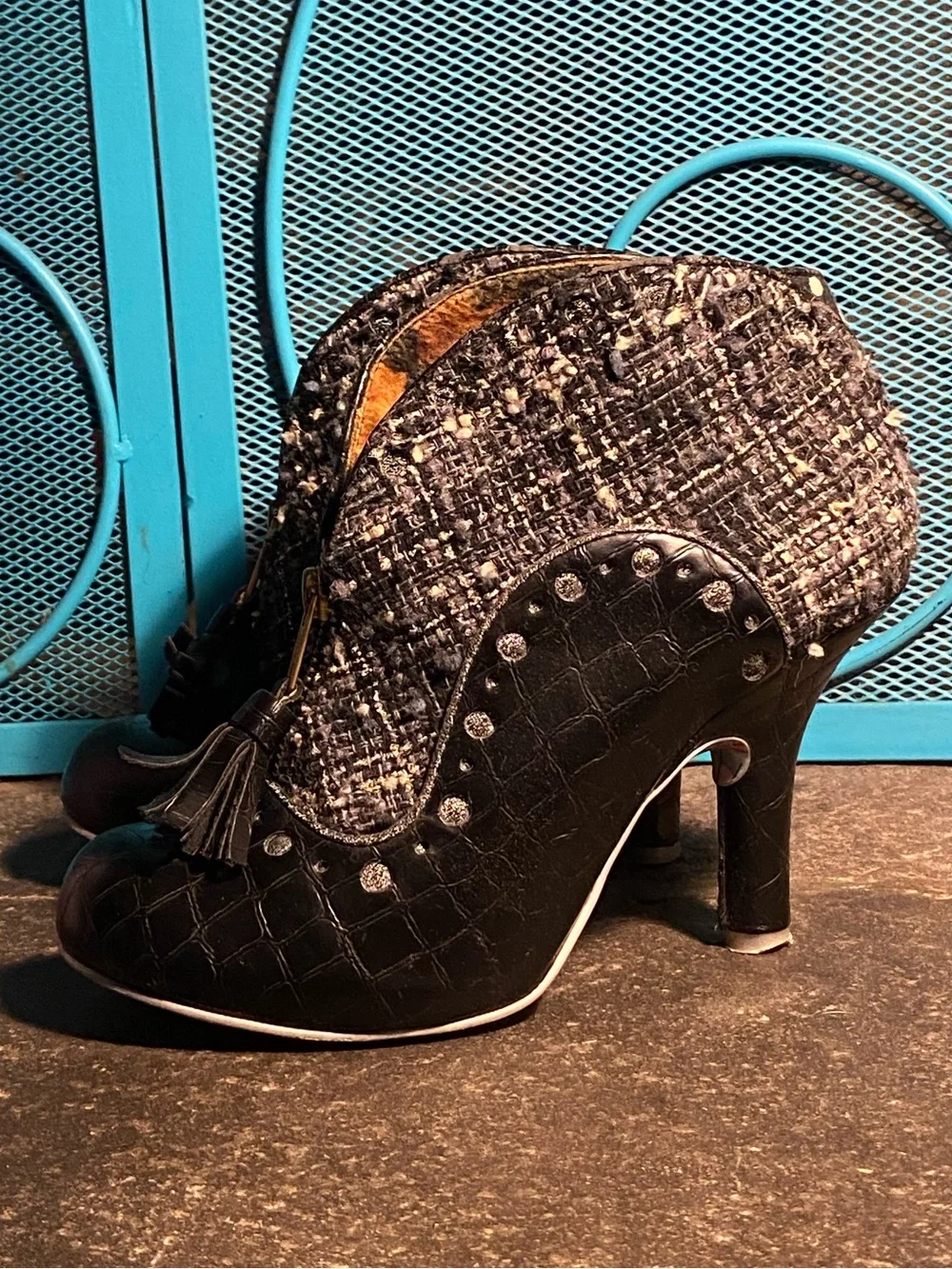 Irregular Choice BEES KNEES black/white tweed/leather booties,EUC,damaged box 8